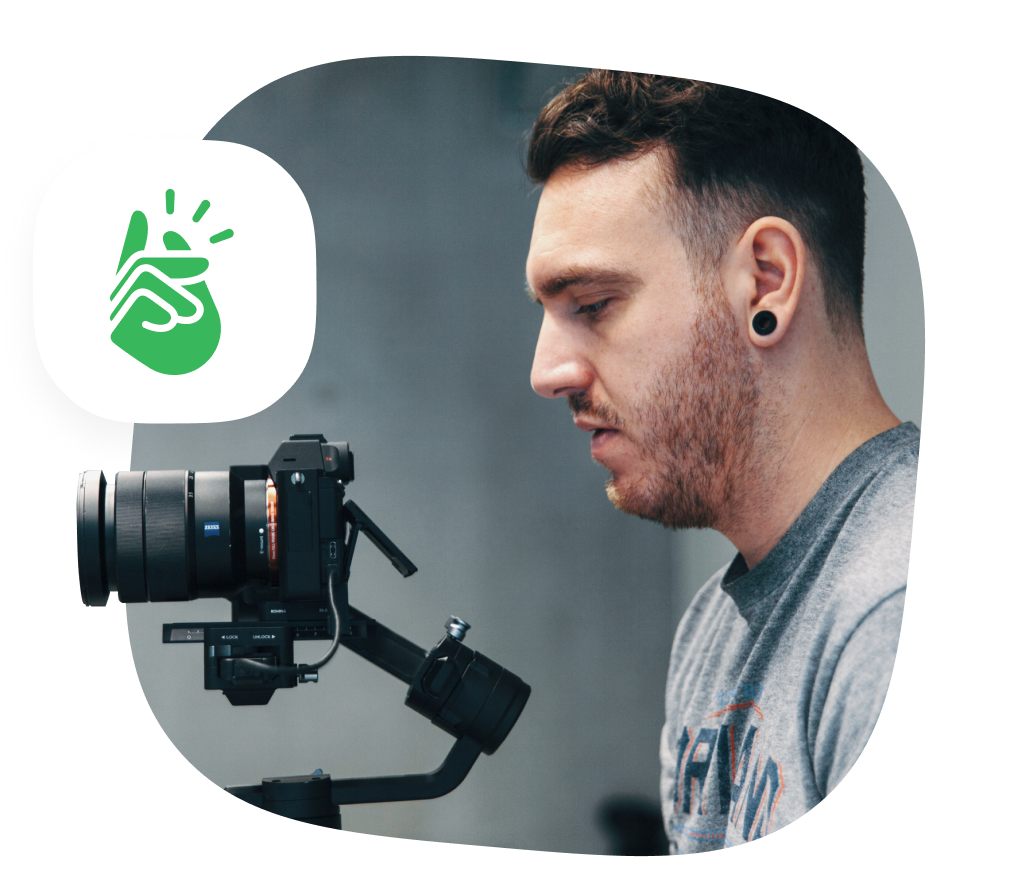 Multimedia designer - videographer 