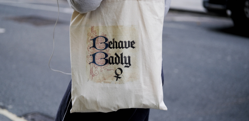 Your guide to starting a tote bag business in 2023