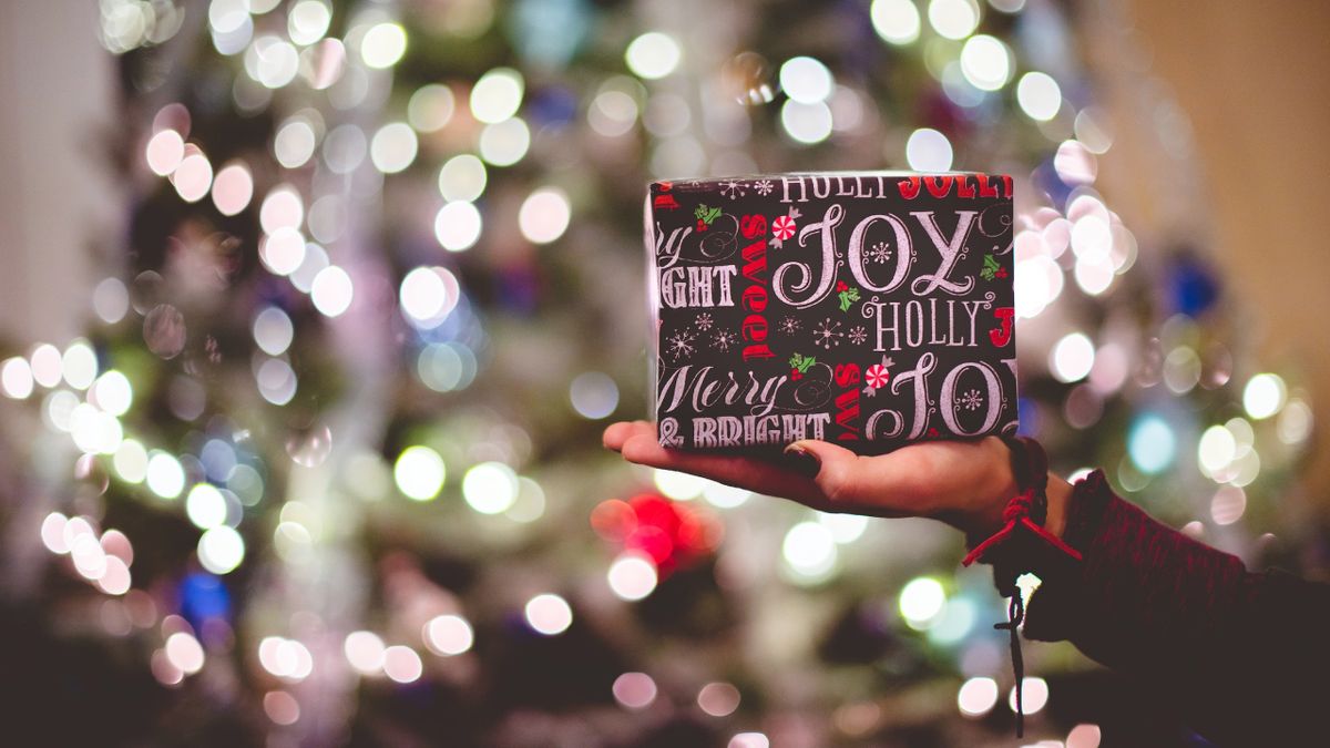 20 Things to Sell for Christmas and Make Extra Money