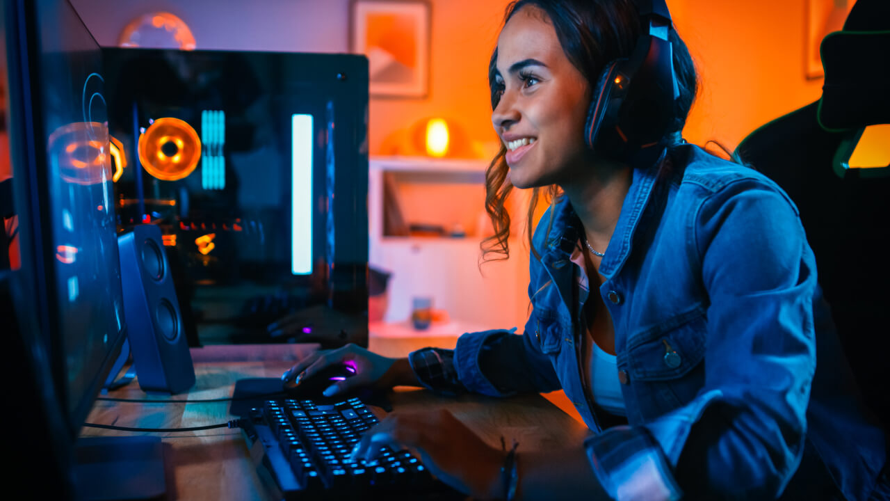 The women who make a living gaming on Twitch, Games