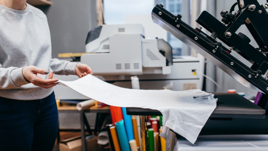 6 Types of Shirt Printing Methods & How They Work