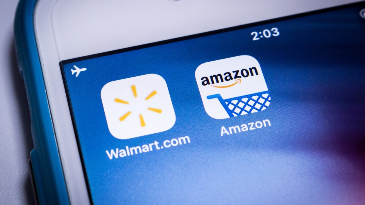 Selling on Walmart vs Amazon: Navigating the eCommerce Titans