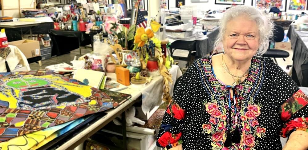 From Learning to Paint at 40, to TikTok Fame at 72, Artist Loretta Owens is a Marvel to Us All 8
