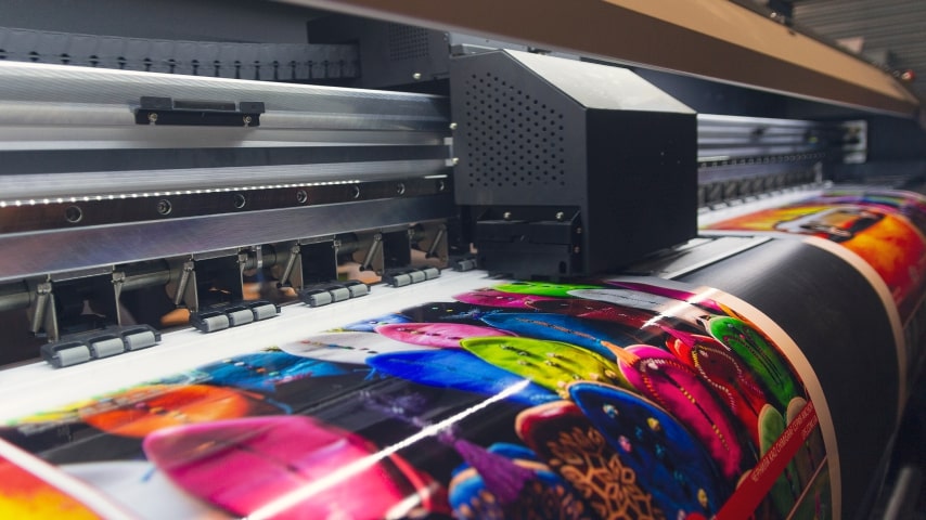 The process of digital printing, as one of the alternatives to screen printing.
