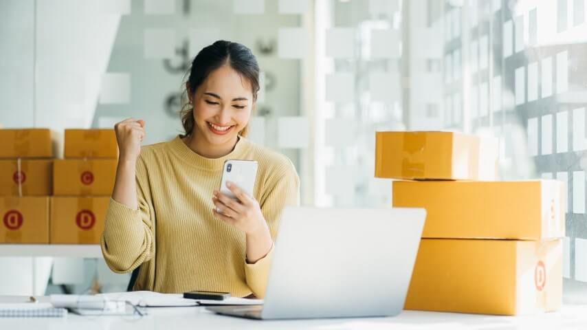 How to Start a Dropshipping Business in 8 Easy Steps (2025)