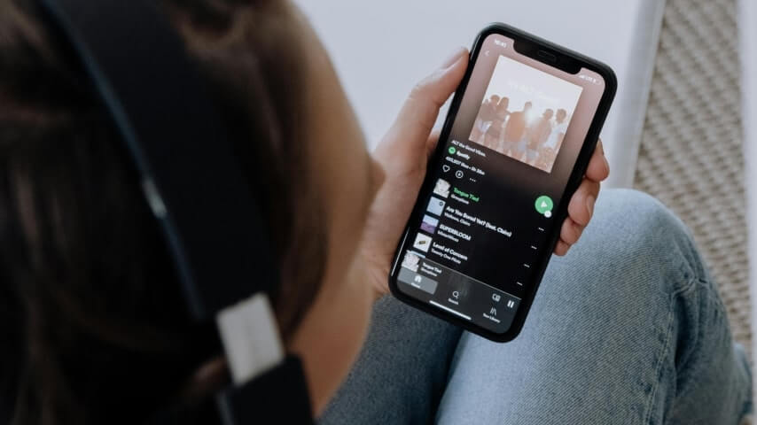 How much do artists make on Spotify in [bp_year]? 9