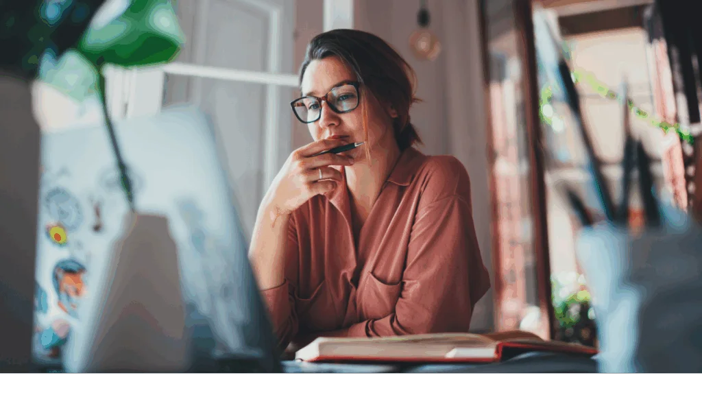 Best platforms and tools to use A woman working on a laptop.