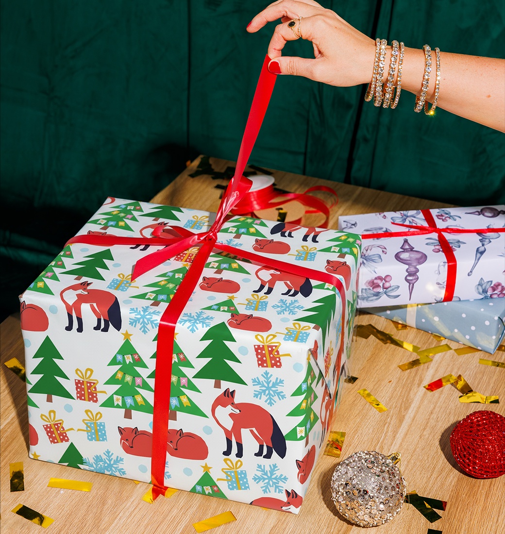 09 Holiday Season 2025 Image Holiday HQ 17