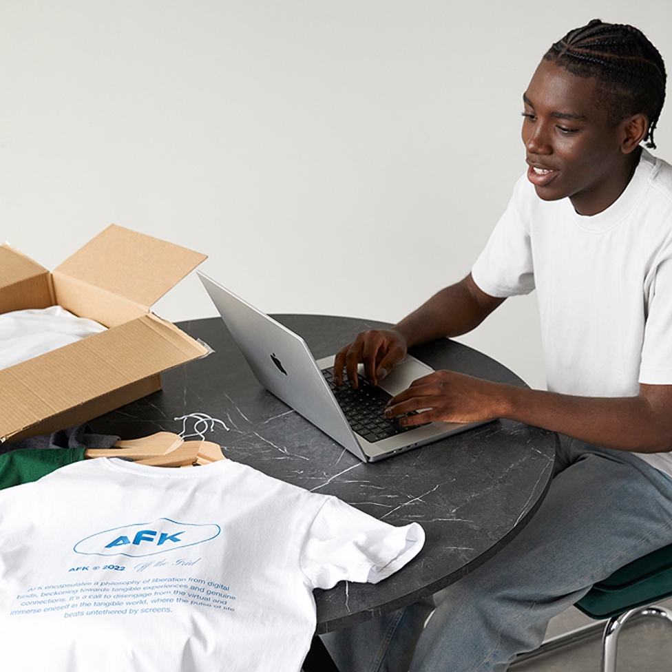 Custom Vinyl Stickers Design Benefits Image 01 PFY 26 Custom Vinyl Stickers 42