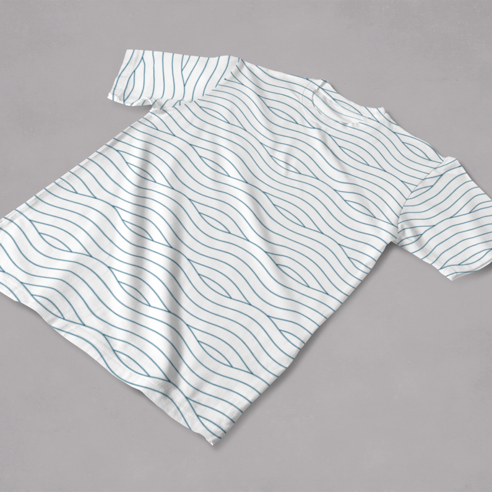 Shirt with wavy pattern on